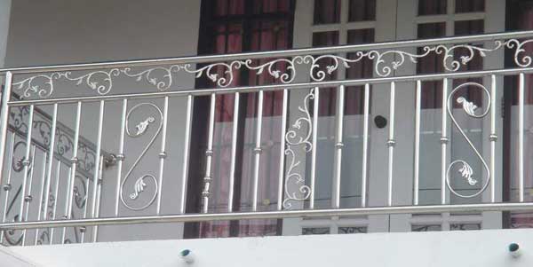 Lan can inox 201