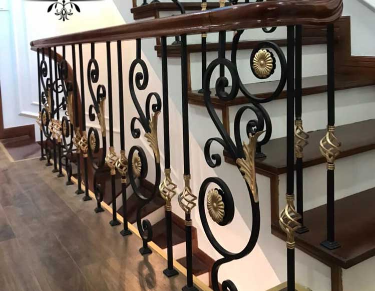 mẫu lan can sắt mỹ thuật đẹp và hiện đại