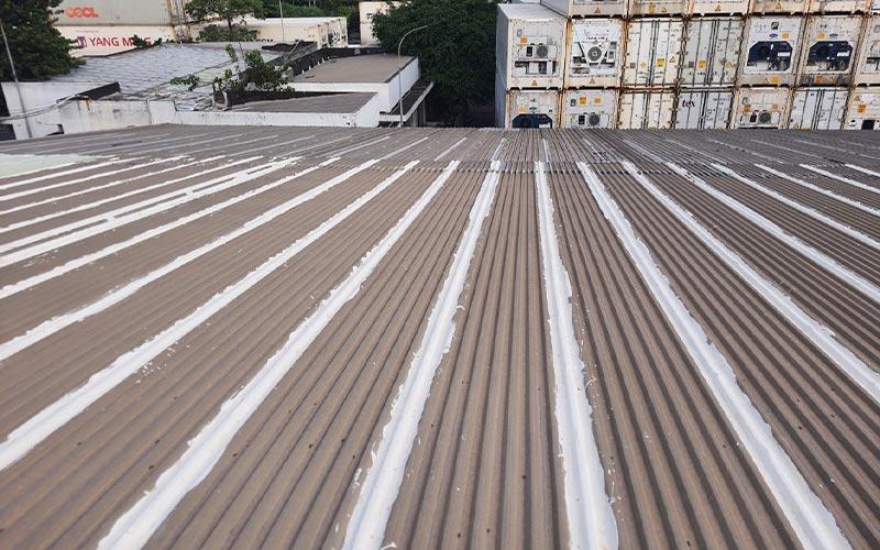 1Các dấu hiệu cảnh báo mái tôn đang xuống cấp