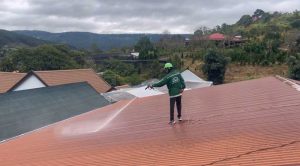 Quy trình vệ sinh mái tôn chuyên nghiệp của Cơ khí Thuận Phát