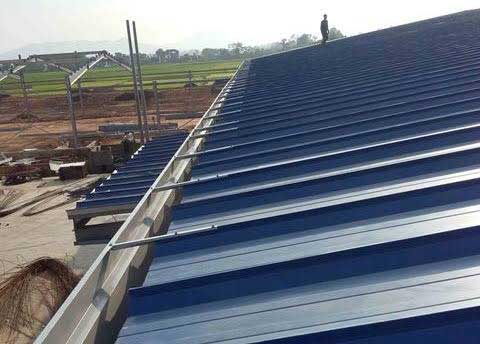 Gia công và lắp máng xối Gia công và lắp máng xối